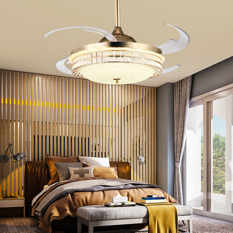 GOLD-Finish Semi Flush Light mit Lüfter Moderne LED 8-Blatt 6-Wind-Geschwindigkeit Downrod Deckenventilator mit Kuppel Acrylschatten