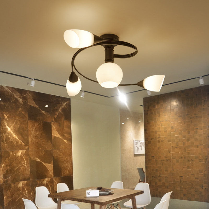 Luz de techo negro de vidrio en el estilo tradicional de hierro forjado de hierro forjado de hierro radial de interiores Semi Flush Monte