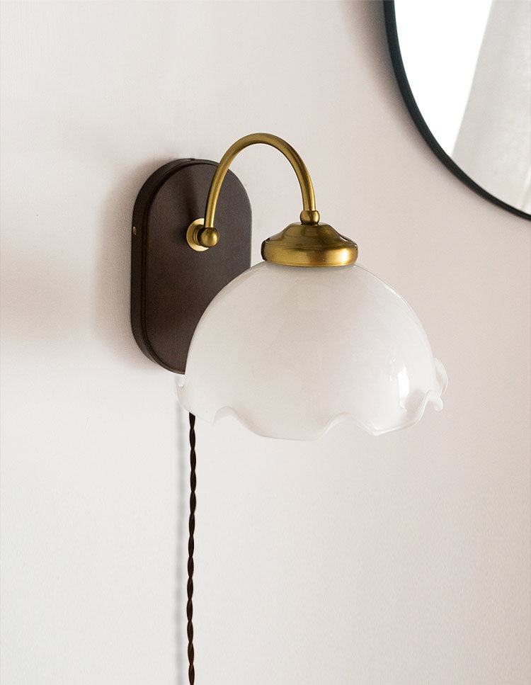 Contemporary Armed Wall Mounted Light Fixture 1-Light Glass Sconce Light for Bedroom