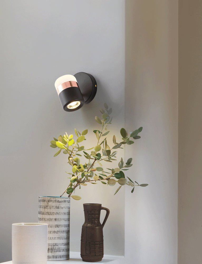 Minimalism Aluminum Wall Mount Lamp Bedroom Wall Lighting Fixture with 1 Spotlight