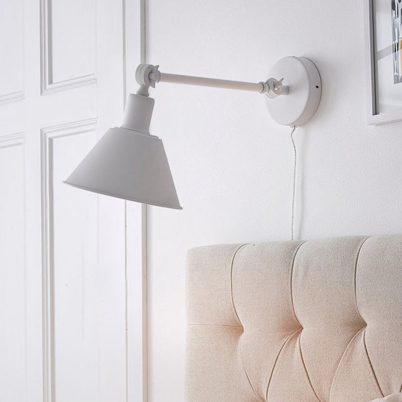 CONE METAL MALAR LIGHT LIGHT ALIMENTO INDUSTRIAL 1 Lámpara de apliques de dormitorio ligero en blanco/negro