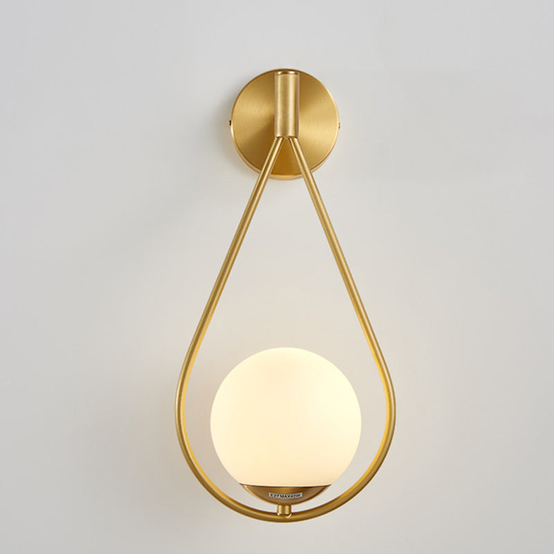 Nordische Wandbeleuchtung GOLD GOLD TREARDROP WALL Leuchtenbeleuchtung mit Glasschatten