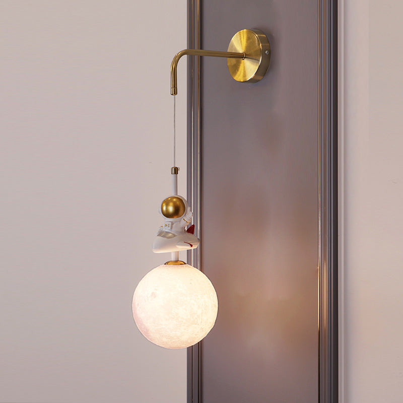 1-Light Bedroom Resin Wall Lighting Contemporary Globe Sconce Light in Gold