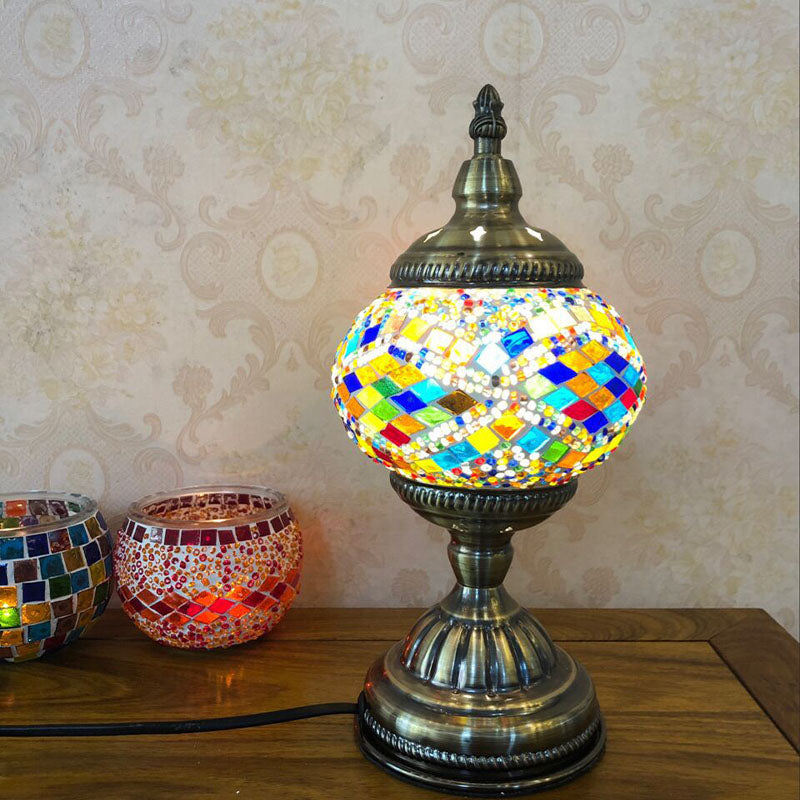 Single-Bulb Nightstand Light Retro Spherical Stained Glass Table Lamp for Bedroom