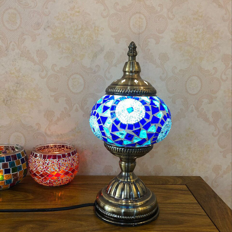 Single-Bulb Nightstand Light Retro Spherical Stained Glass Table Lamp for Bedroom