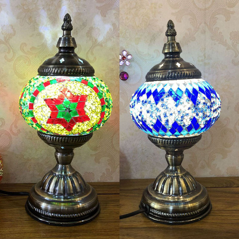 Single-Bulb Nightstand Light Retro Spherical Stained Glass Table Lamp for Bedroom