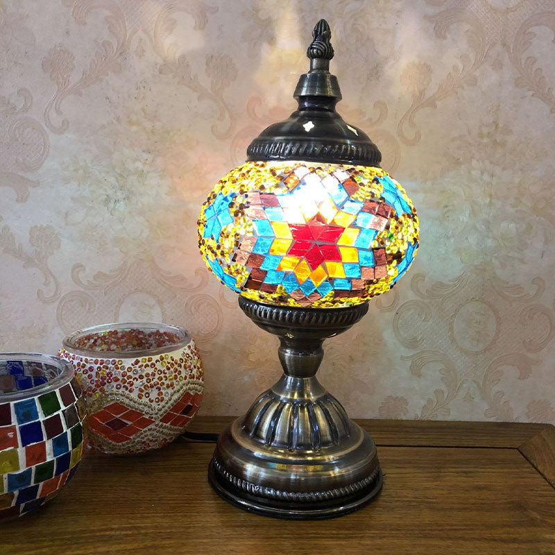 Single-Bulb Nightstand Light Retro Spherical Stained Glass Table Lamp for Bedroom