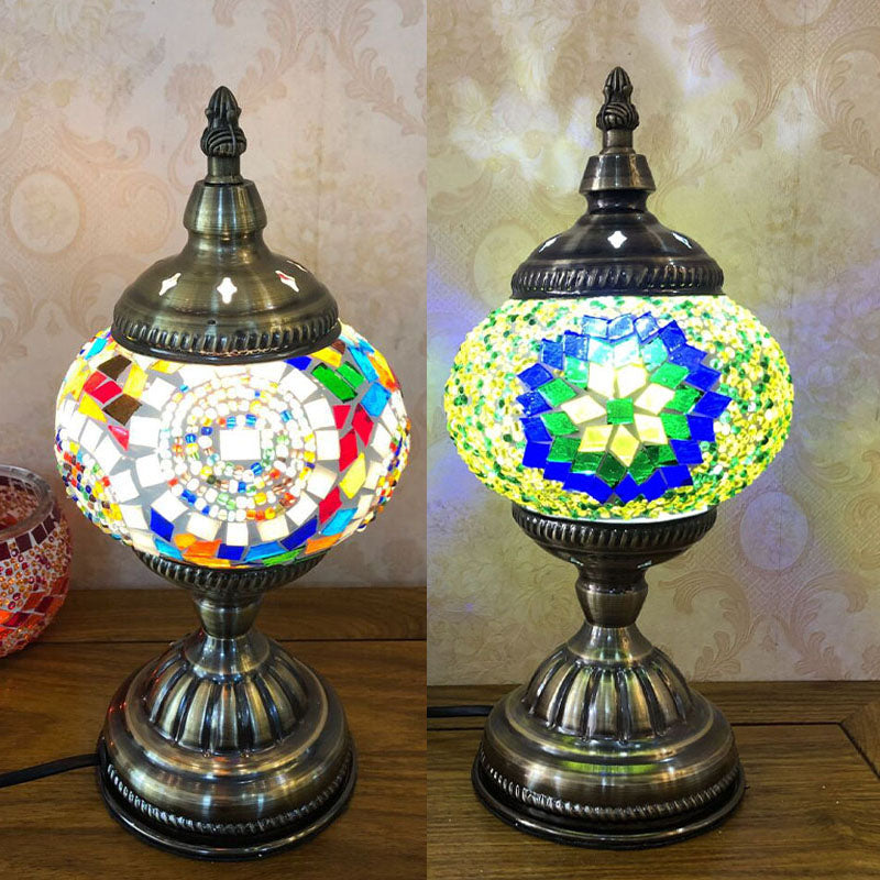 Single-Bulb Nightstand Light Retro Spherical Stained Glass Table Lamp for Bedroom
