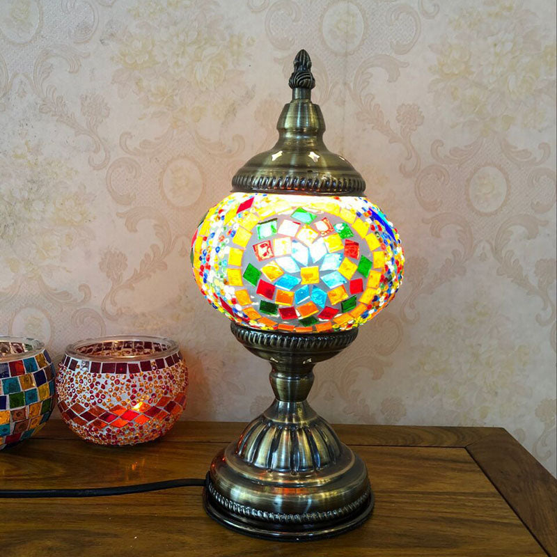 Single-Bulb Nightstand Light Retro Spherical Stained Glass Table Lamp for Bedroom