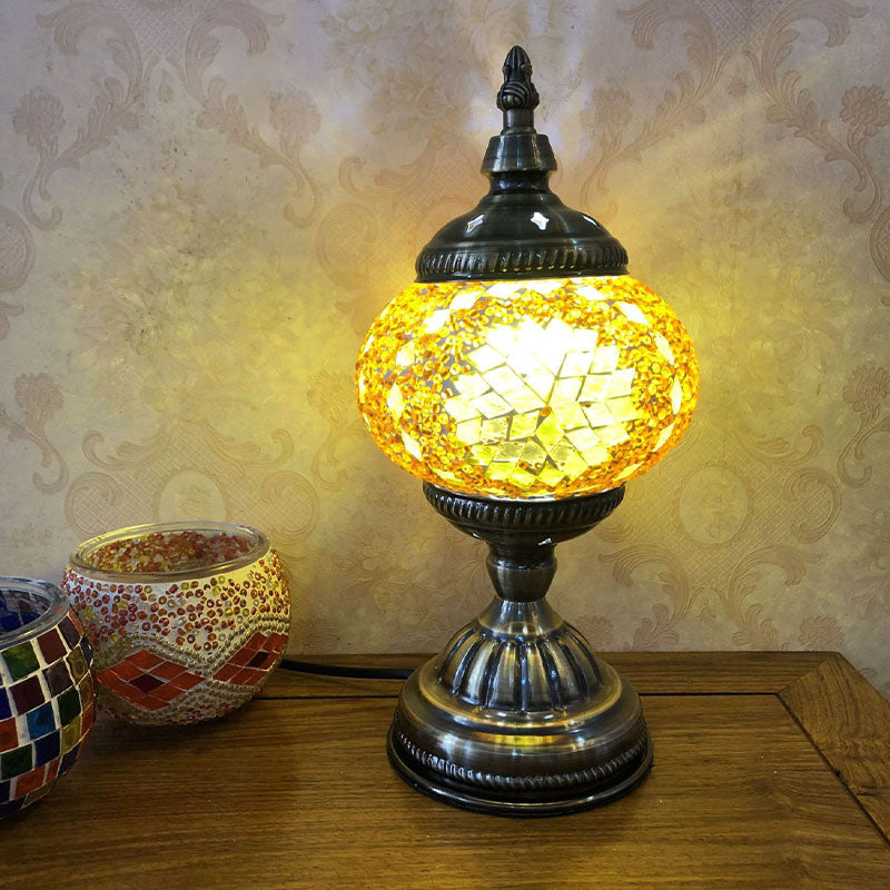 Single-Bulb Nightstand Light Retro Spherical Stained Glass Table Lamp for Bedroom
