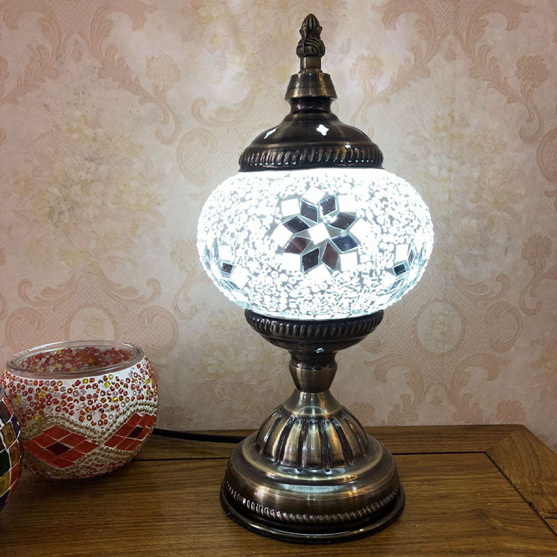 Single-Bulb Nightstand Light Retro Spherical Stained Glass Table Lamp for Bedroom