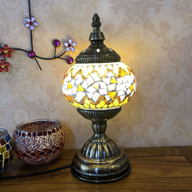 Single-Bulb Nightstand Light Retro Spherical Stained Glass Table Lamp for Bedroom