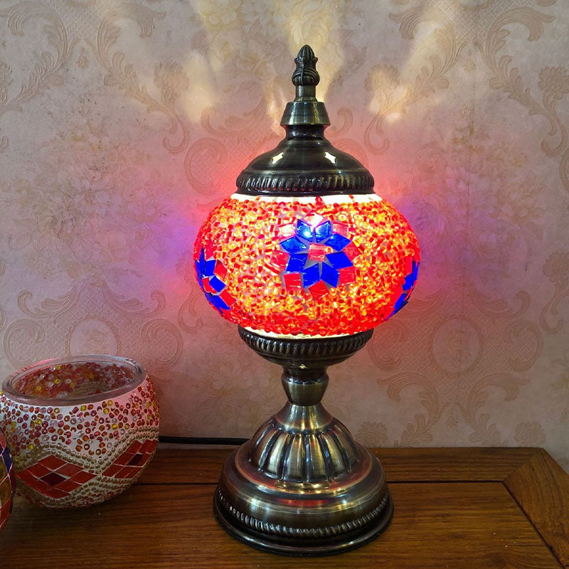 Single-Bulb Nightstand Light Retro Spherical Stained Glass Table Lamp for Bedroom