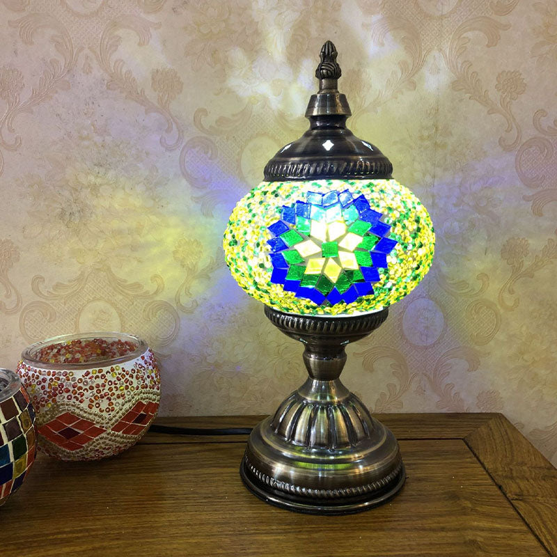 Single-Bulb Nightstand Light Retro Spherical Stained Glass Table Lamp for Bedroom