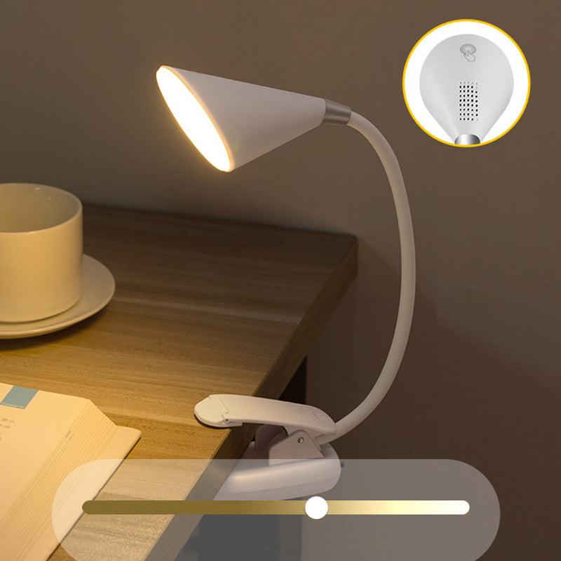 Coup de table à pinces conique Macaron Plastique Couple de chambre LED LECTURE LED avec un bras flexible