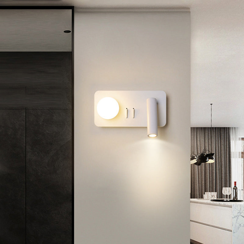 Moderna semplicità lettura da parete luce metallica da parete per un letto