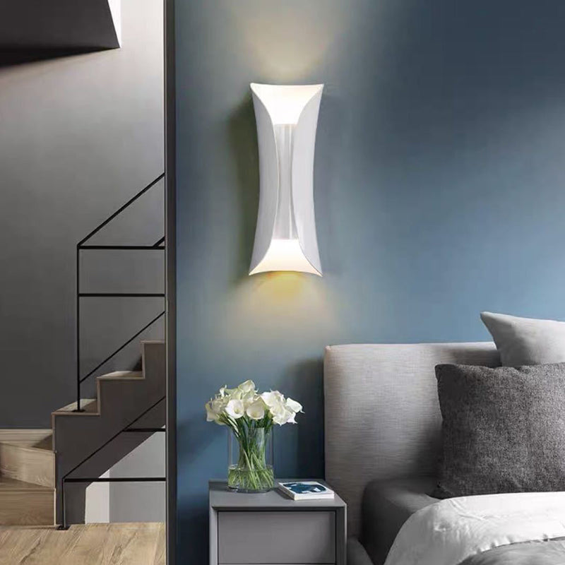 Curved Wall Mounted Lamp Modern Simplicity Metallic Wall Mount Lamp for Living Room