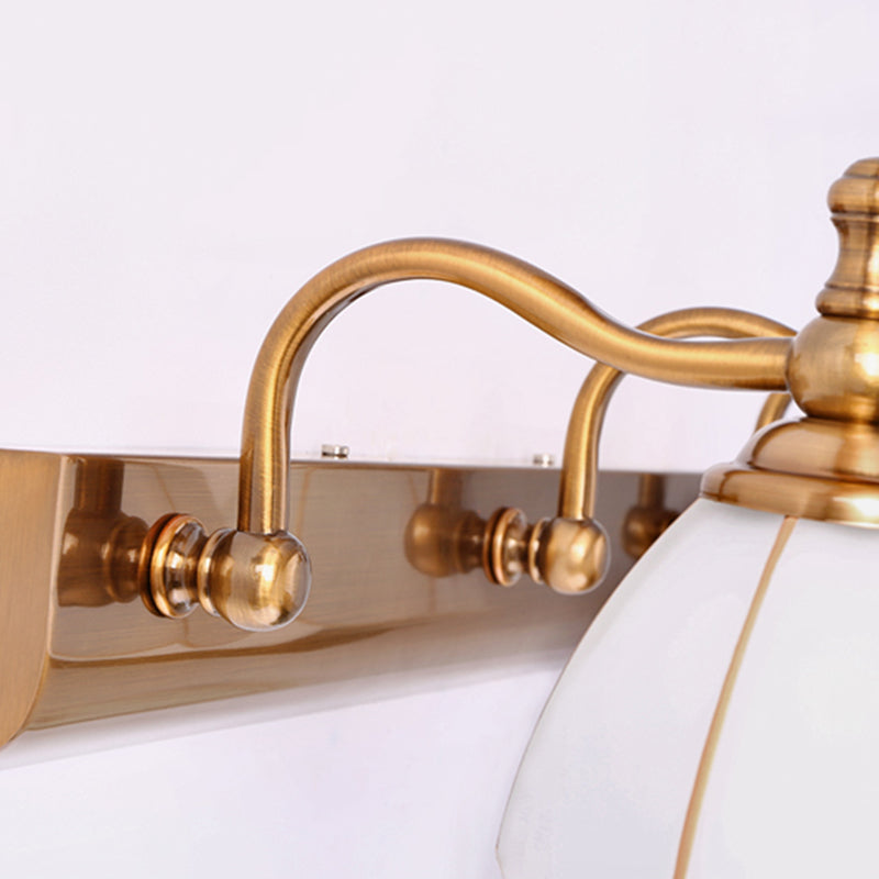 Semplicità vintage Bell Bell Vanity Lights Sconce Milk Glass Wall Monte Flaching per bagno