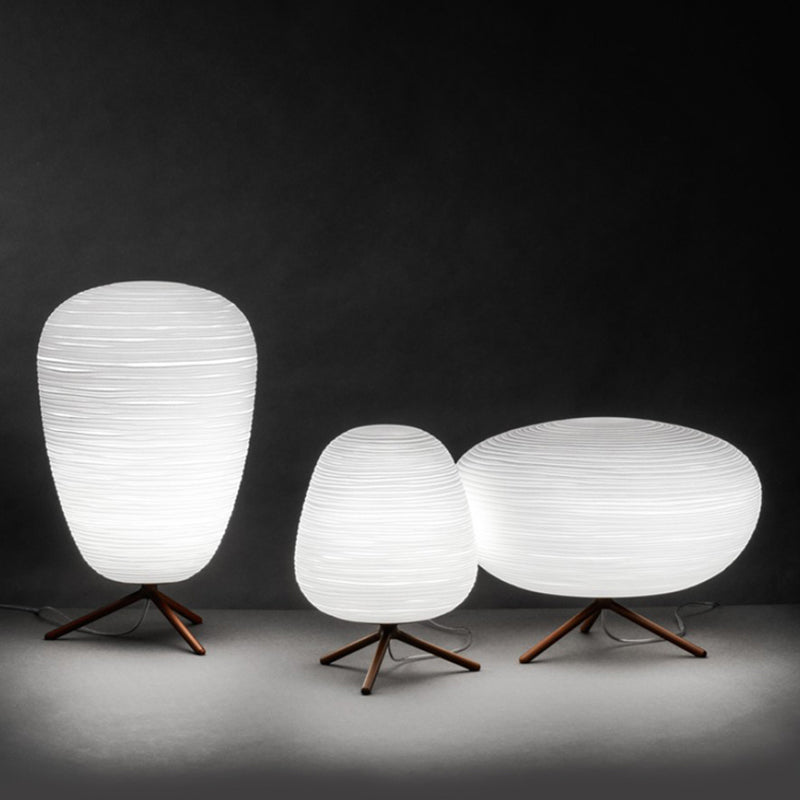 Lampe de table en forme de coco-coco en verre nerveux blanc nervuré 1-Light Bedroom Night Light avec trépied