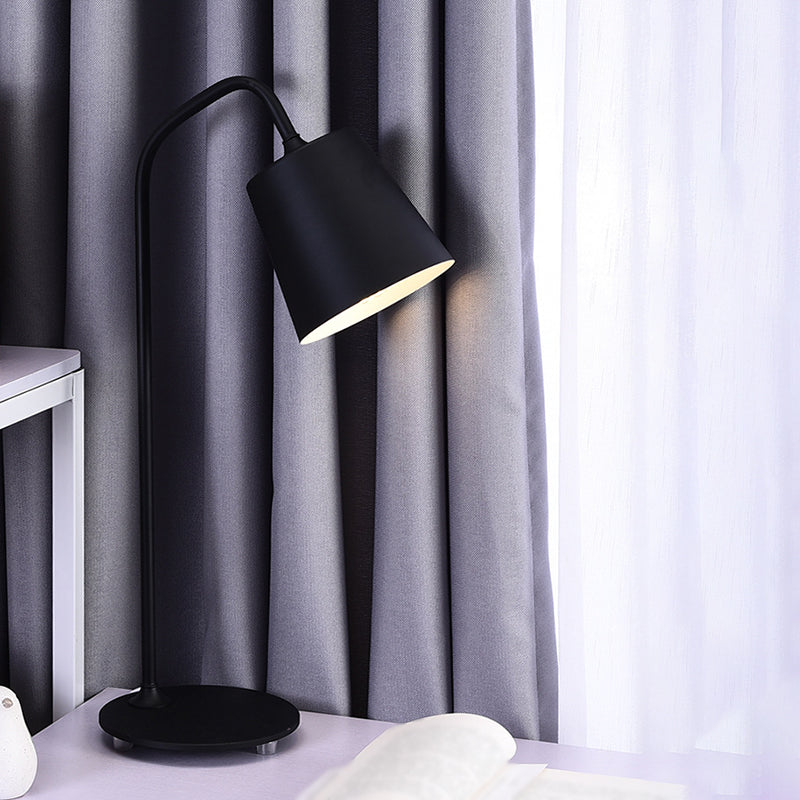 Lámpara de mesa de dormitorio de cuello de cisne 1 Bulb Macaron Style Night Light con sombra cónica