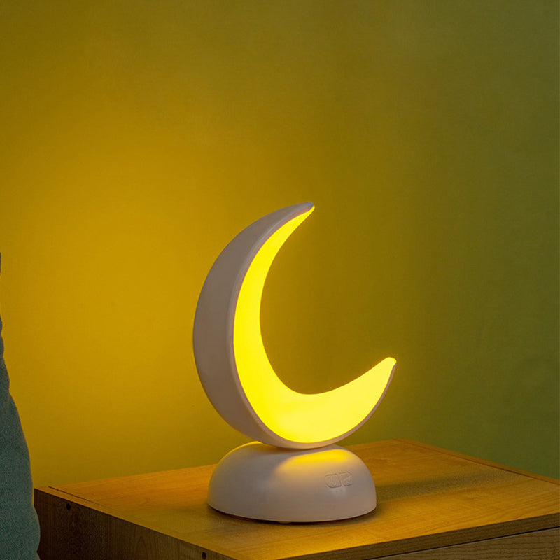 Croissant en forme d'arôme LED lampe nordique en plastique Nordic Plastic Table Light avec cordon de chargement USB