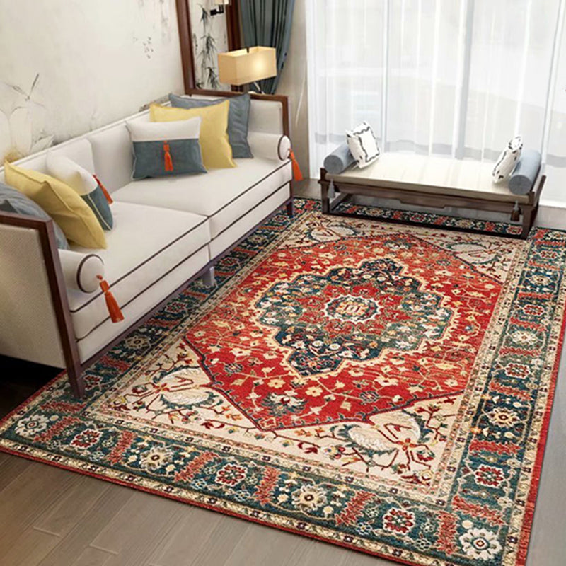 Alfombra de patrón simétrico retro alfombra de poliéster de tono rojo alfombra sin deslizamiento para sala de estar