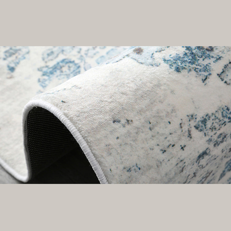 Weißer Ton ethnischer Druckteppich Polyester Antike Teppich nicht rutschfestem Innenteppich für die Heimdekoration