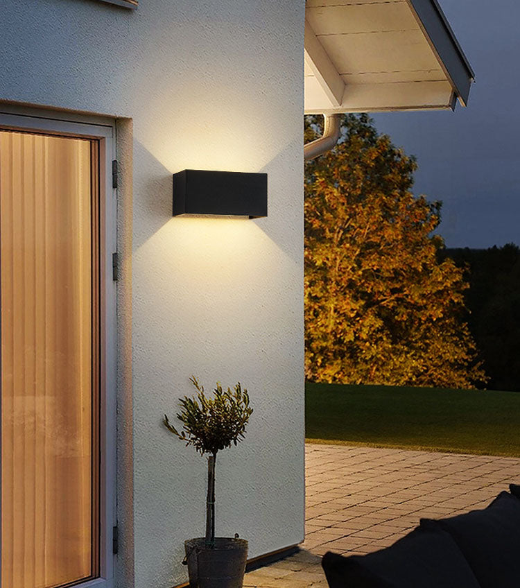 Moderne creatieve LED -wandlamp aluminium rechthoekige waterdichte wandlicht met glazen schaduw
