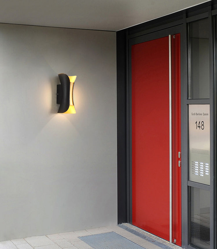 Lampada a parete a LED cilindrica nera nella moderna semplicità in alluminio SPETLE IN MAGLIAMENTO con tonalità di vetro