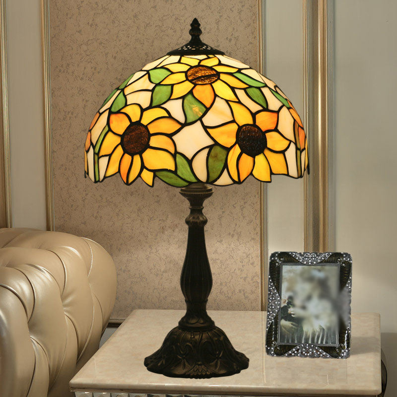 Tiffany Style Sunflower Nightstand Lamp 1 Head Art Glass Night Table Lamp in Yellow