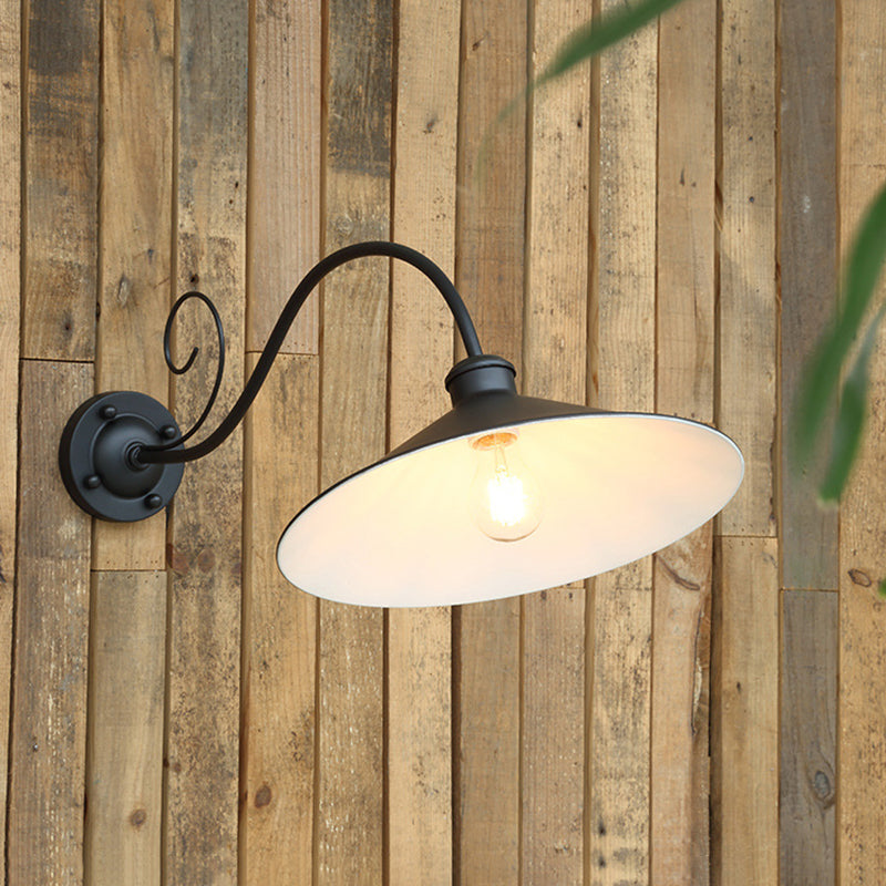 Industrielle Vintage -Wandleuchte -Leuchten im Freien mit Schmiedeeiseisen -Wand montiertes Licht