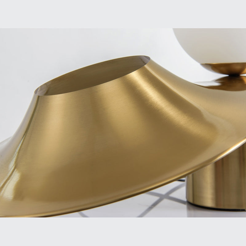 Mesa en forma de oro Luz posmoderna estilo 1 bulbo lámpara de soporte nocturno de vidrio blanco