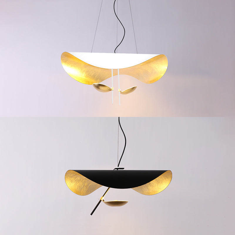 Modern Creative Creative LED Light Light Iron Ithing Hanging Lampada con tonalità in foglio d'oro