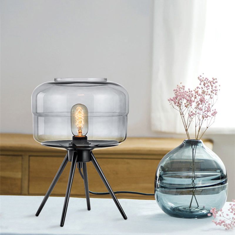 Postmoderne UFO-förmige Glas Tischlampe Single-Bulb-Nachttischlicht mit Quadpod
