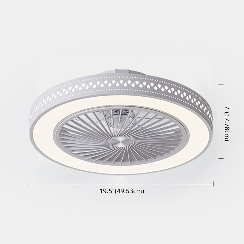 Weiße ausgehöhlte Lüfterlampenleuchte moderne LED-Metall-Halbblüte für Schlafzimmer