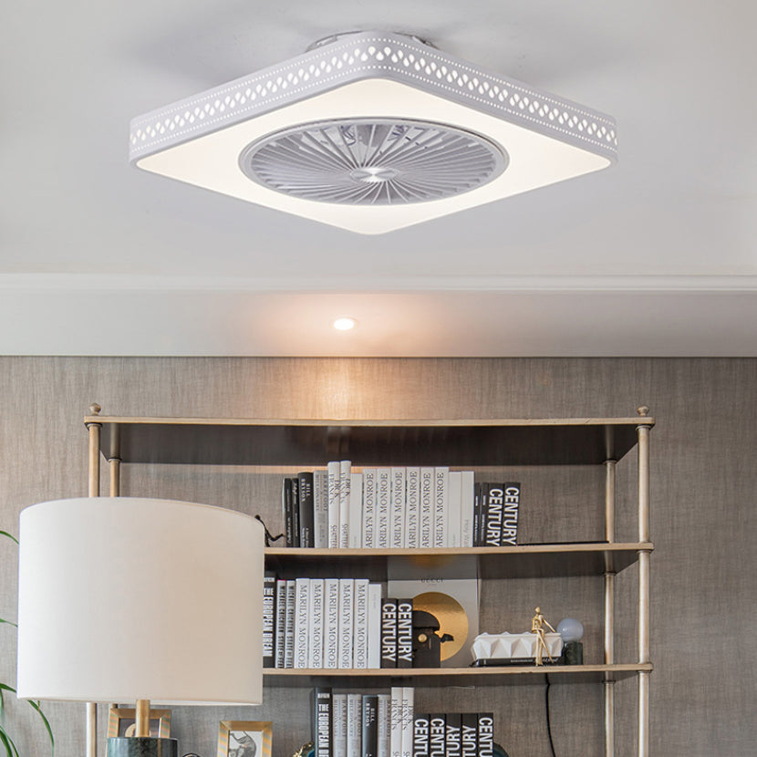 Weiße ausgehöhlte Lüfterlampenleuchte moderne LED-Metall-Halbblüte für Schlafzimmer
