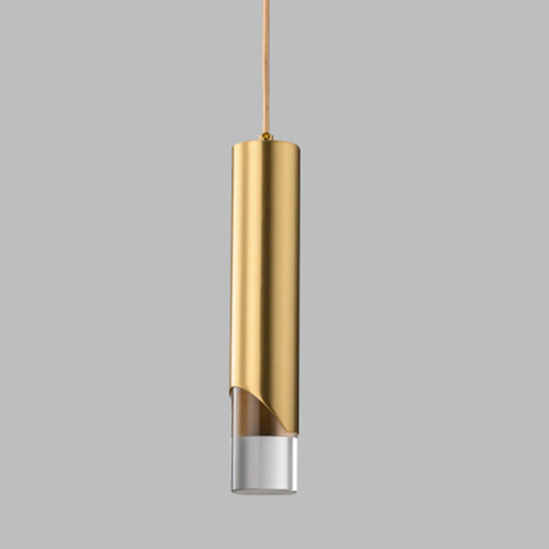 Luz colgante LED cilíndrica dorada en una moderna lámpara colgante de cobre de estilo de lujo con sombra acrílica