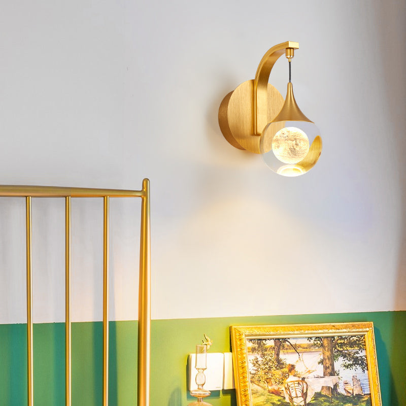 Lámpara de pared de la bola de cristal Moderna iluminación de pared LED de acabado dorado para pasillo