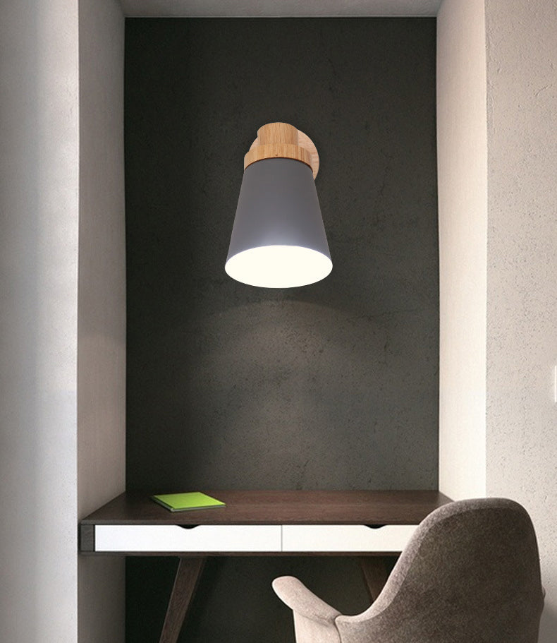 Lámpara de pared de pared de macarrón creativo moderno Luz de pared geométrica de madera con sombra de hierro forjado