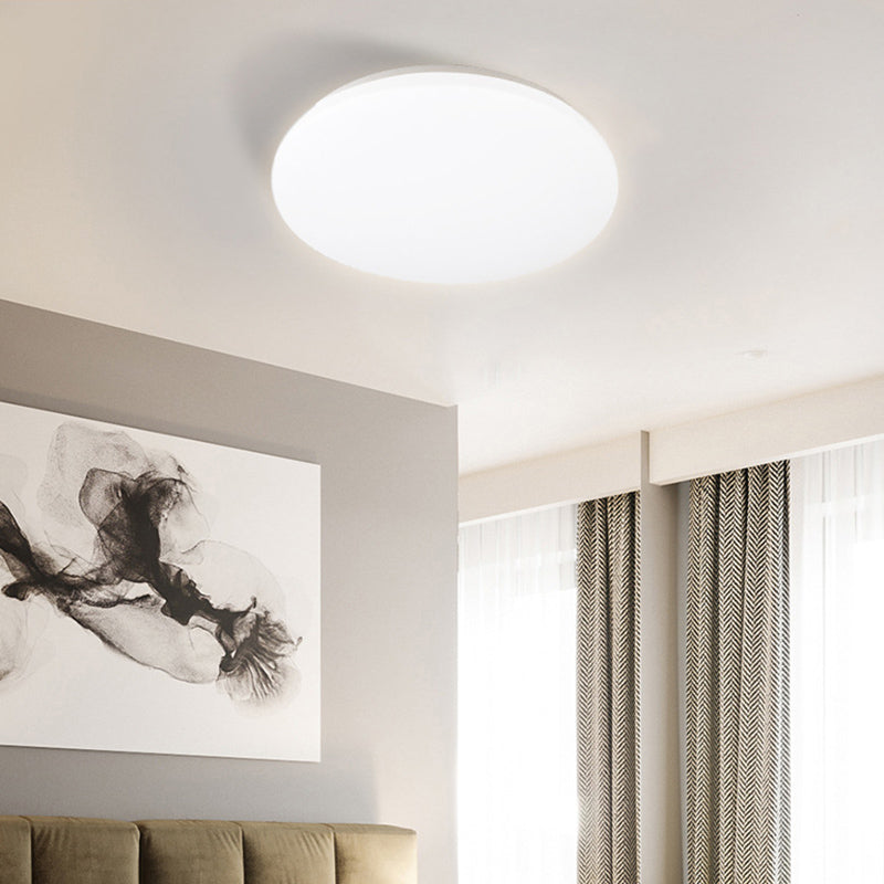 Weiße, kreisförmige LED-Deckenleuchte im modernen, prägnanten Aluminium-Einbaustil mit Acrylschirm