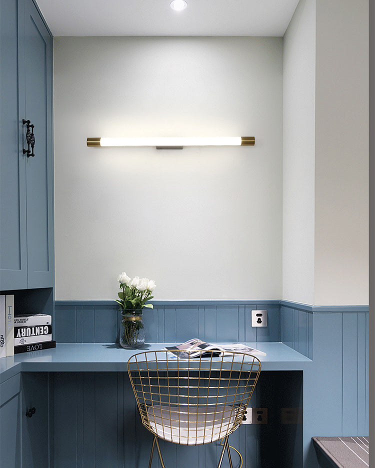 Lampe murale LED linéaire or dans la lumière murale en aluminium concis moderne avec une teinte acrylique