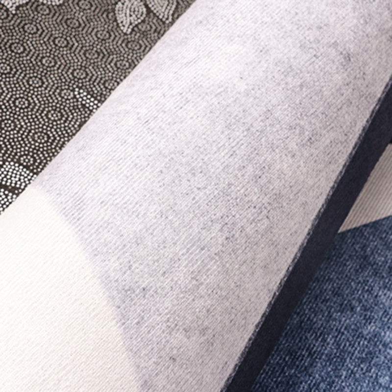 Grey Tone Modern Indoor Rug Polyester Triangle Print Carpet Non-Slip Backing Rug for Home Decoration