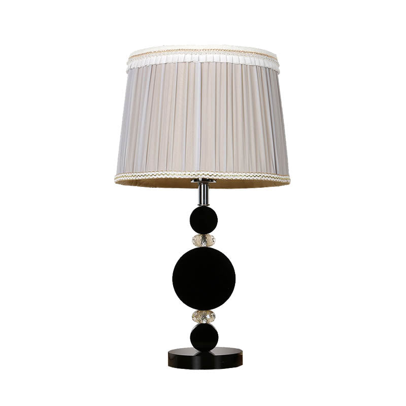 Tamburo rurale ombre night luce 1 lampada da tavolo in tessuto leggero in crema grigio per camera da letto con dettagli in finto.