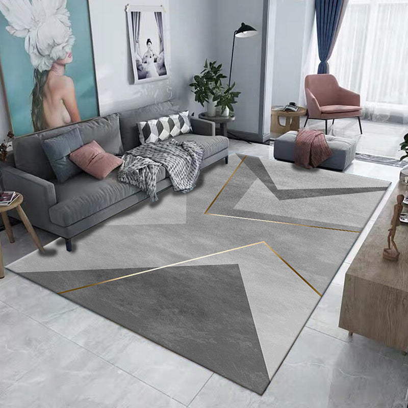 Grey Tone Triangle Print Rug Polyester Simple Carpet Non-Slip Backing Indoor Rug for Home Decoration