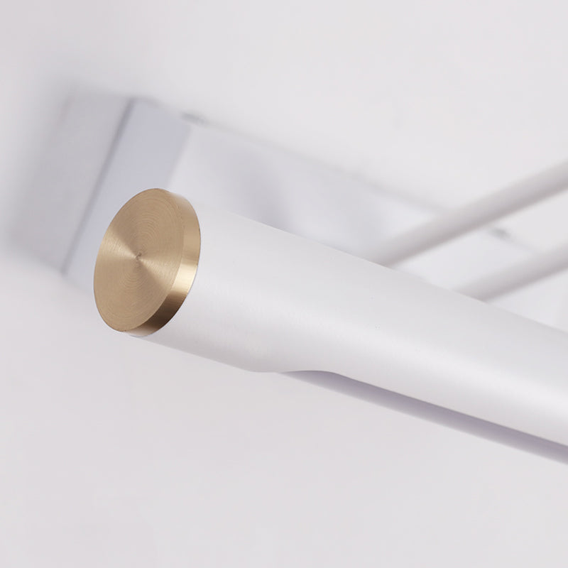 Lampe murale à LED en fer laqué dans la simplicité moderne