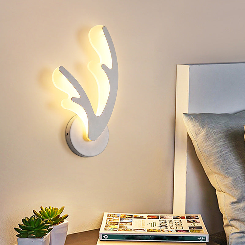 Lámpara de pared LED blanca acrílica en un estilo creativo moderno apliques de pared de hierro forjado para espacios interiores