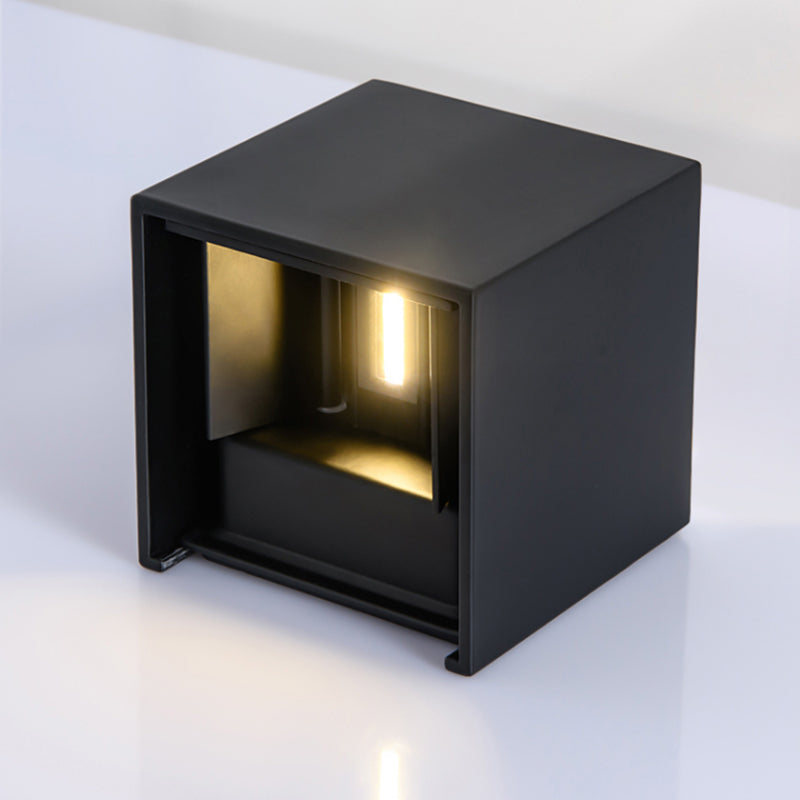 Quadratische Metallwandlampen 1-Licht-LED Moderne Außenwandhalterlampe für Garten