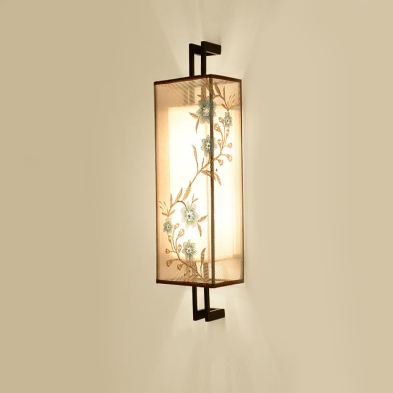 1-Light Round Wall Sconce Modern Simple Style Metal Wall Lighting in Black and Gold