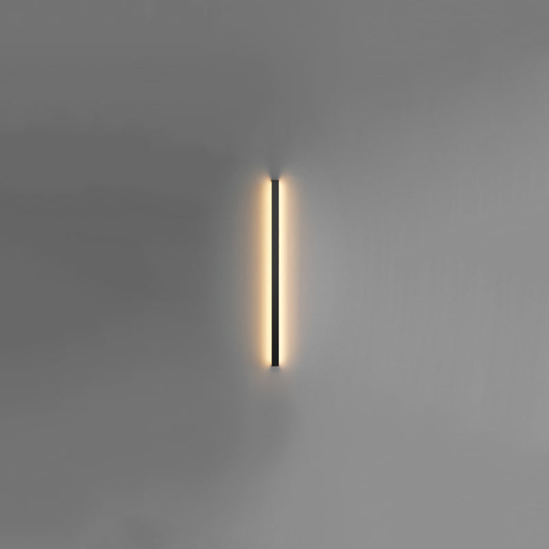 1-Light Linear Shade Wall Sconce Modern Style Metal Wall Lighting in Black