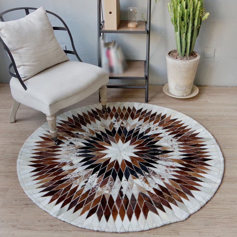 Brown Tone Geometric Print Carpet Cowhide Splicing Carpet Washable Round Rug for Living Room